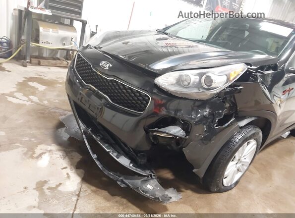 KNDPMCAC5H7267781 2017 KIA SPORTAGE Black Widok z przodu