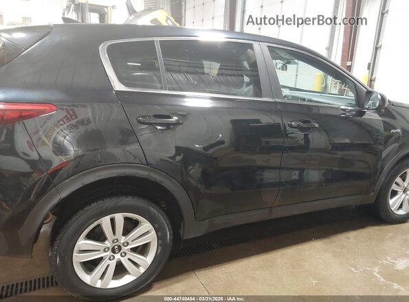 KNDPMCAC5H7267781 2017 KIA SPORTAGE Black Widok wnętrza z tyłu
