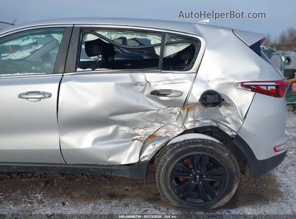 KNDPMCAC5J7448787 2018 KIA SPORTAGE Серебряный Вид спереди