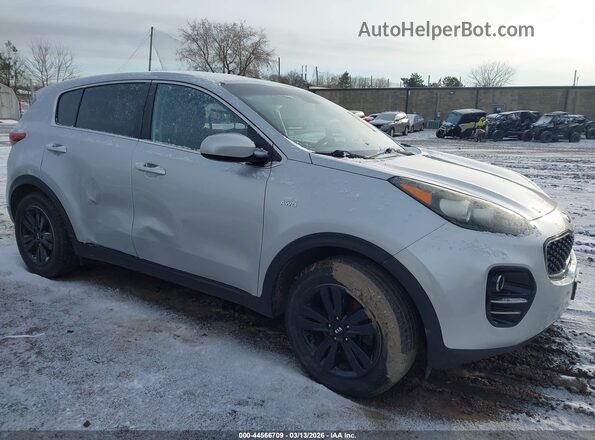 KNDPMCAC5J7448787 2018 KIA SPORTAGE Серебряный Передняя правая четверть
