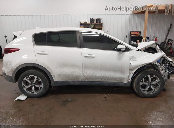 KNDPMCAC6L7683301 2020 KIA SPORTAGE Белый Вид задней части салона