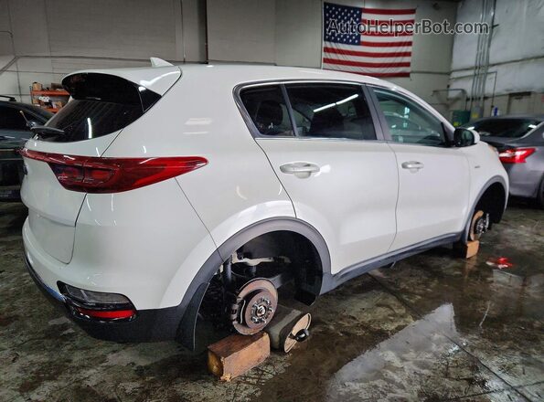 KNDPMCAC8N7995963 2022 KIA SPORTAGE White Հետևի աջ