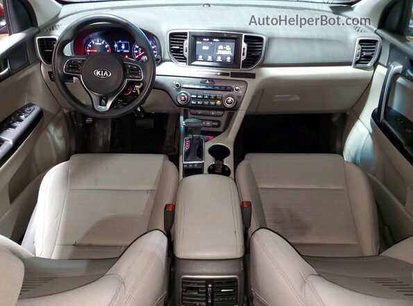 KNDPMCAC9J7318558 2018 KIA SPORTAGE Красный Вид панели приборов