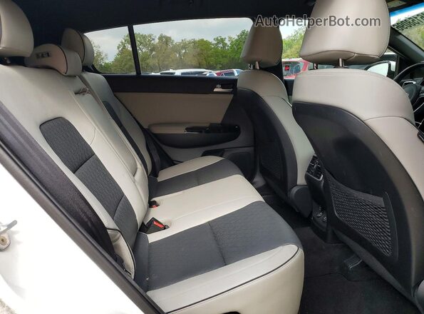 KNDPN3AC4K7560351 2019 KIA SPORTAGE White Вид задньої частини салону