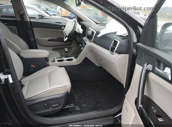 KNDPNCAC7L7792153 2020 KIA SPORTAGE Черный Вид салона спереди