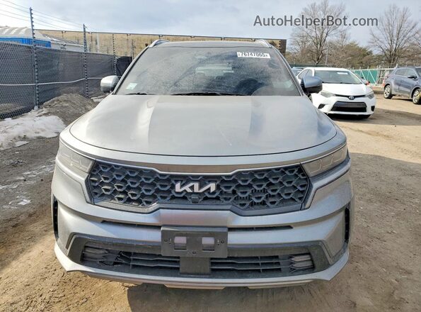 KNDRKDLG8P5209324 2023 KIA SORENTO Серебряный Вид спереди