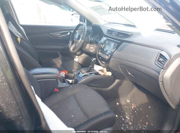 KNMAT2MT0LP516821 2020 NISSAN ROGUE Черный Вид салона спереди