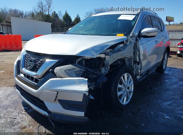 KNMAT2MT1HP538334 2017 NISSAN ROGUE Silver Vista tres cuartos delantera izquierda