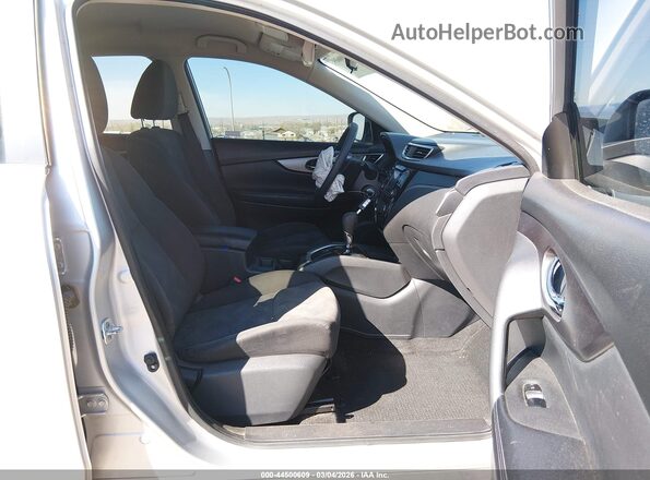 KNMAT2MT7GP718450 2016 NISSAN ROGUE Silver Widok wnętrza z przodu