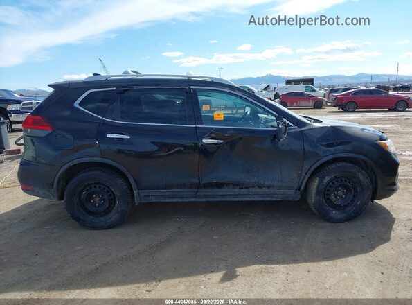 KNMAT2MV3HP526770 2017 NISSAN ROGUE Black Widok wnętrza z tyłu