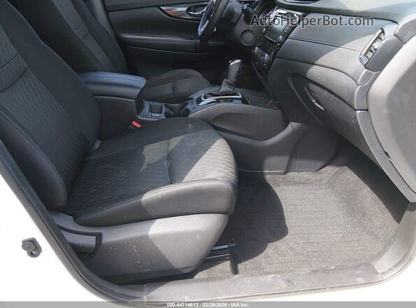 KNMAT2MV4JP592136 2018 NISSAN ROGUE White Widok wnętrza z przodu