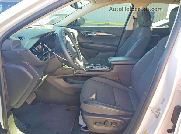 LRBAZLR49MD076332 2021 BUICK ENVISION White Вид салону спереду