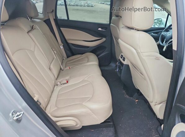 LRBFXFSX4GD191717 2016 BUICK ENVISION Silver Widok wnętrza z tyłu