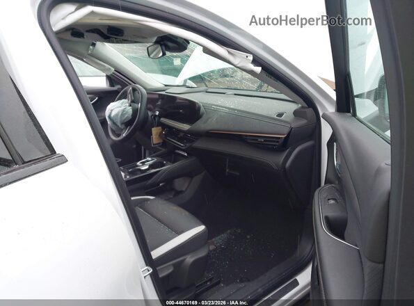 LRBFZLE42SD025585 2025 BUICK ENVISION White Vista interior delantera