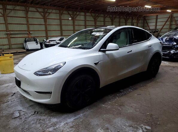 LRWYGDEE0RC670036 2024 TESLA MODEL Белый Передняя левая четверть