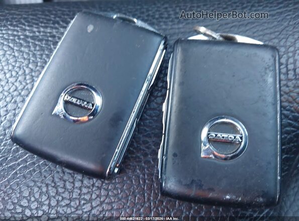 LYV102DL2KB284628 2019 VOLVO XC60 Белый Вид панели приборов