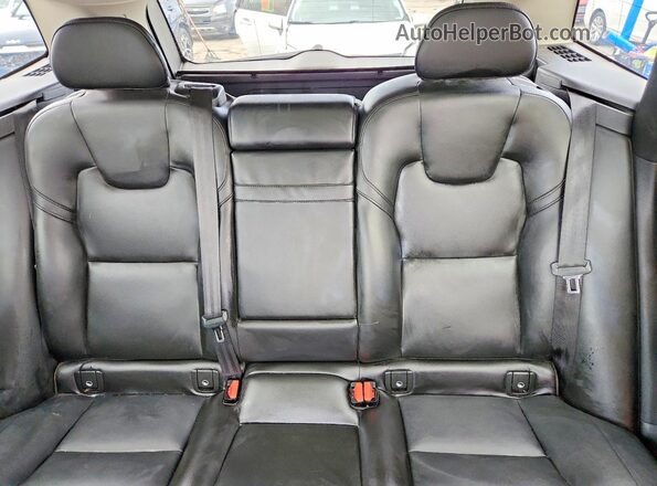 LYV102RK5KB320103 2019 VOLVO XC60 Charcoal Widok tylnych siedzeń