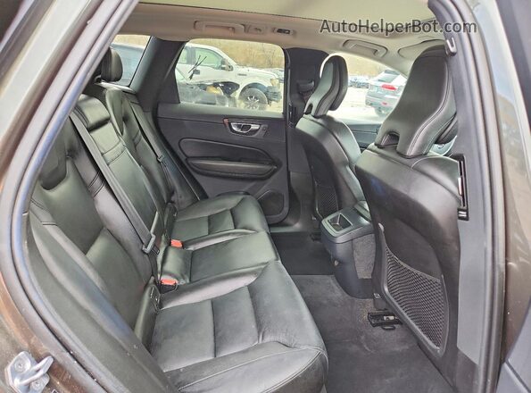 LYV102RK5KB320103 2019 VOLVO XC60 Charcoal Widok wnętrza z tyłu