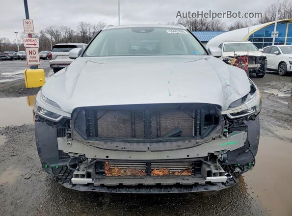LYV102RL6KB232363 2019 VOLVO XC60 Серебряный Вид спереди