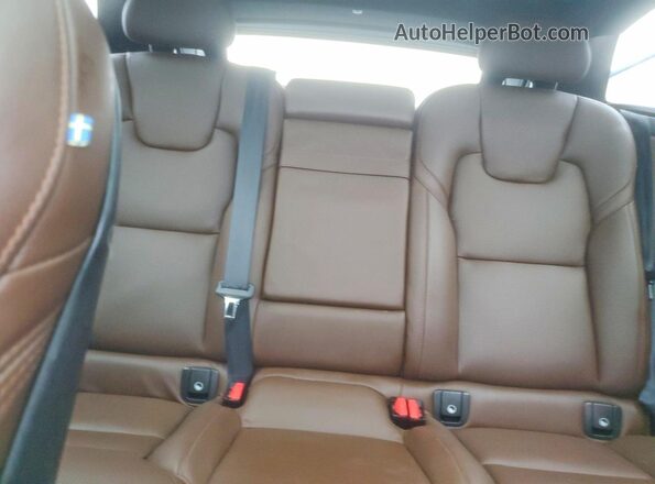 LYV102RLXKB331784 2019 VOLVO XC60 Черный Вид задних сидений