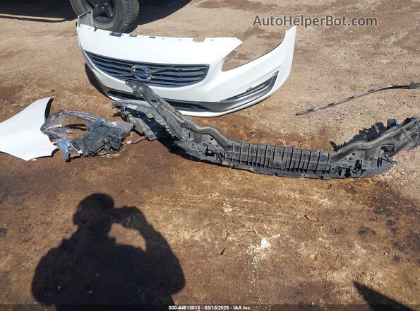 LYV402TK4JB156590 2018 VOLVO S60 INSCRIPTION White Widok zestawu wskaźników