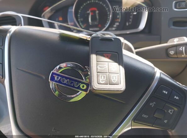 LYV402TK4JB156590 2018 VOLVO S60 INSCRIPTION White Widok deski rozdzielczej