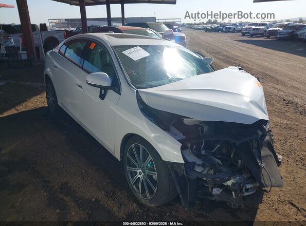 LYV402TM0JB161772 2018 VOLVO S60 INSCRIPTION Белый Передняя правая четверть