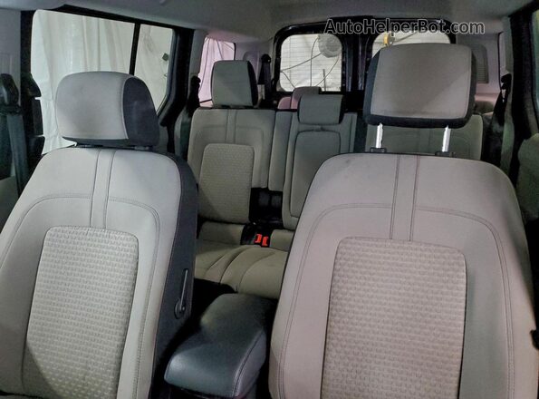 NM0GS9F20N1541411 2022 FORD PASSENGER Charcoal Widok tylnych siedzeń