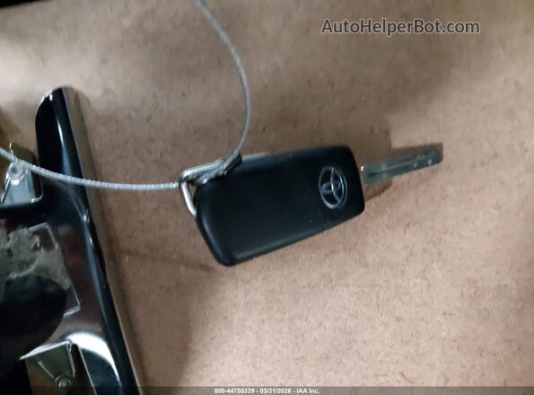 NMTKHMBX4JR013348 2018 TOYOTA LE Серый Вид панели приборов