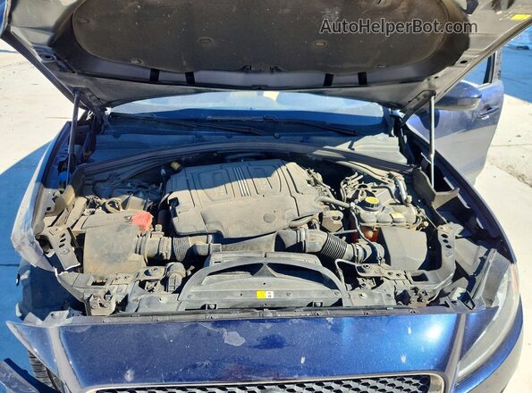 SADCJ2BV6HA071972 2017 JAGUAR F-PACE Blue Vista del compartimento del motor