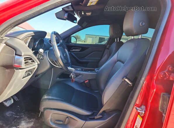 SADCJ2FN4JA298254 2018 JAGUAR F-PACE Красный Вид салона спереди