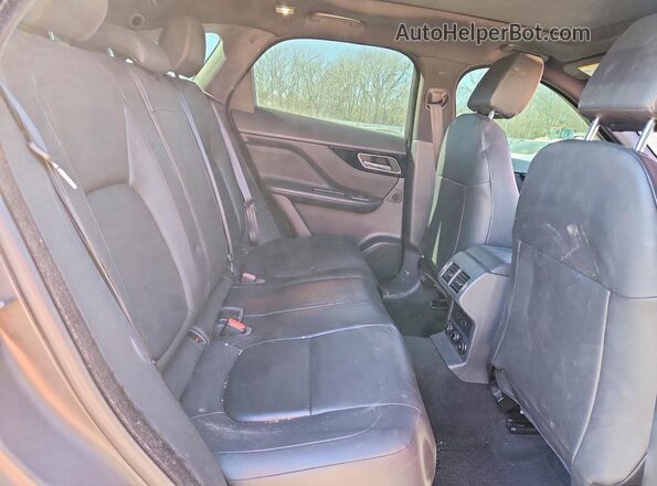 SADCJ2FN4JA298254 2018 JAGUAR F-PACE Красный Вид задних сидений
