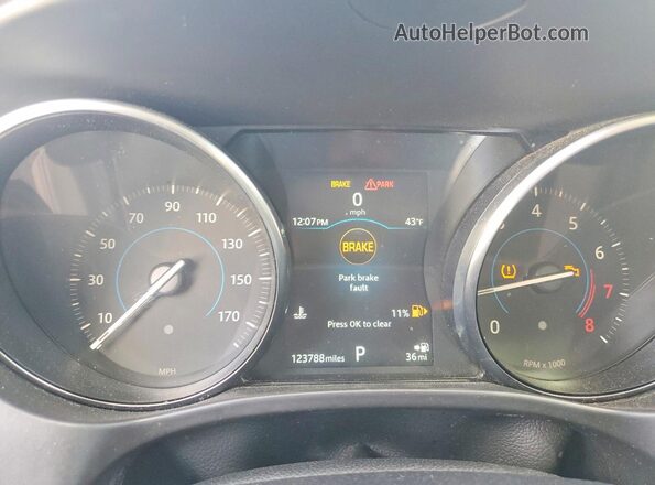 SADCJ2FX6JA324936 2018 JAGUAR F-PACE White Հետևի նստատեղերի տեսք