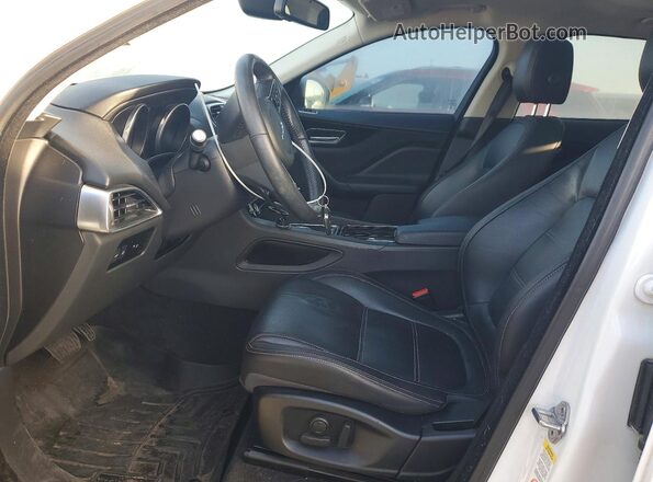 SADCK2FX4JA281310 2018 JAGUAR F-PACE Белый Вид салона спереди