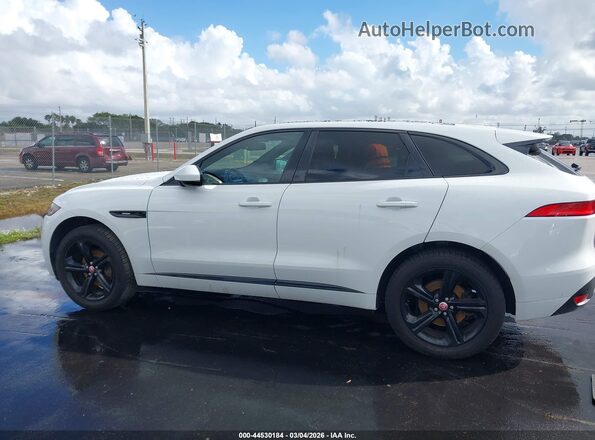 SADCL2BN6HA085977 2017 JAGUAR F-PACE White Vista interior trasera