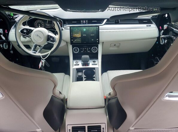SADCT2EX8RA732975 2024 JAGUAR F-PACE Черный Вид панели приборов