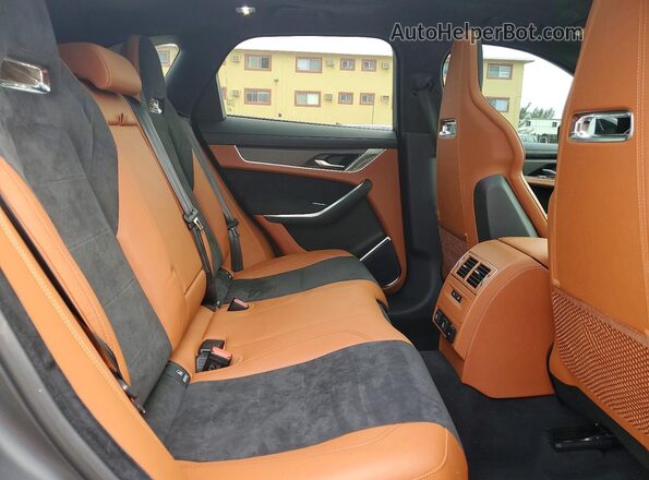 SADCZ2EE0NA689630 2022 JAGUAR F-PACE Черный Вид задней части салона