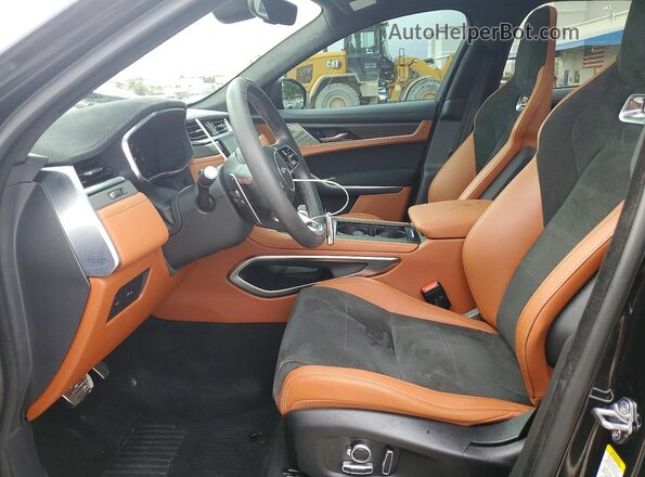 SADCZ2EE0NA689630 2022 JAGUAR F-PACE Черный Вид салона спереди