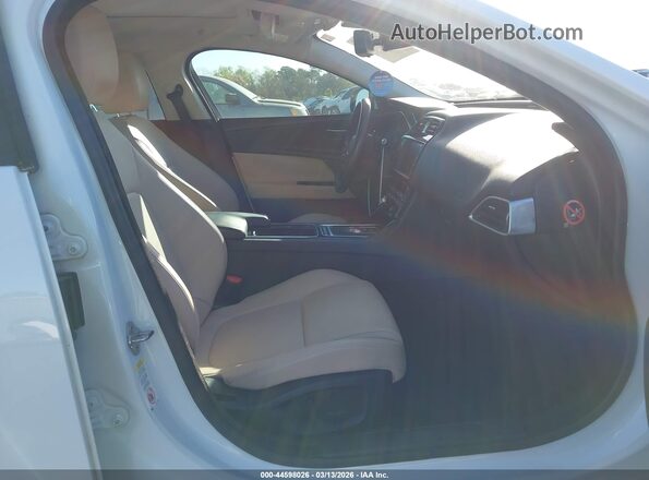 SAJAD4FX1JCP20395 2018 JAGUAR XF White Widok wnętrza z przodu
