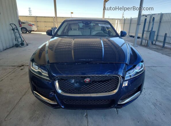 SAJBD4FX7JCY69933 2018 JAGUAR XF Blue Вид спереду