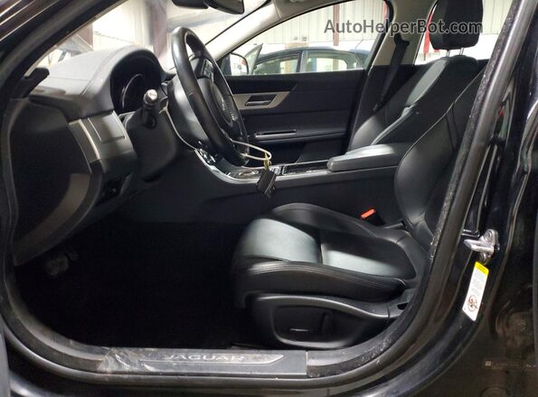 SAJBJ4BV3HCY39223 2017 JAGUAR XF Black Vista interior delantera
