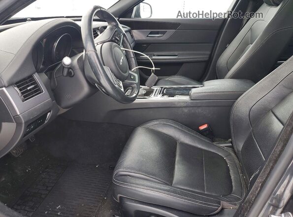 SAJBL4BV7GCY15497 2016 JAGUAR XF Черный Вид салона спереди