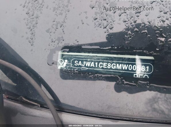 SAJWA1CE8GMW00581 2016 JAGUAR XJ Beige Widok komory silnika
