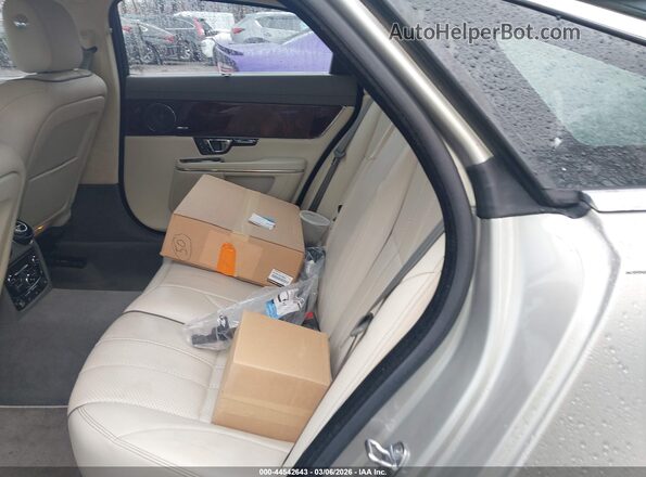 SAJWA1CE8GMW00581 2016 JAGUAR XJ Beige Widok naklejki z numerem VIN