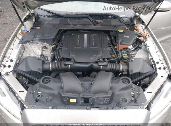 SAJWA1CE8GMW00581 2016 JAGUAR XJ Beige Widok z tyłu