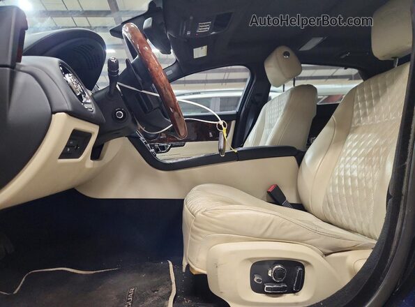 SAJWJ2GD1G8V92341 2016 JAGUAR XJL Black Widok wnętrza z przodu