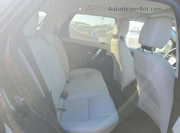 SALCJ2FX8RH339090 2024 LAND ROVER DISCOVERY Gray Widok wnętrza z tyłu