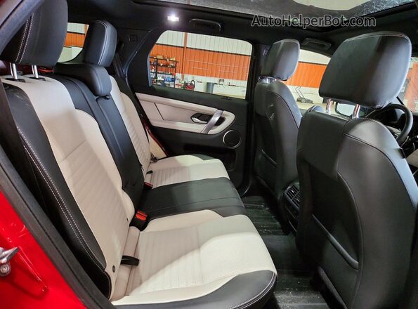 SALCL2FX9SH364838 2025 LAND ROVER DISCOVERY Red Rear interior view