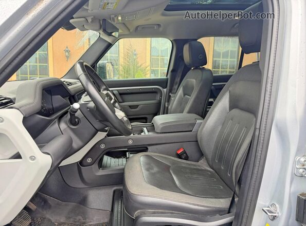 SALE17EUXL2017008 2020 LAND ROVER DEFENDER Silver Widok wnętrza z przodu