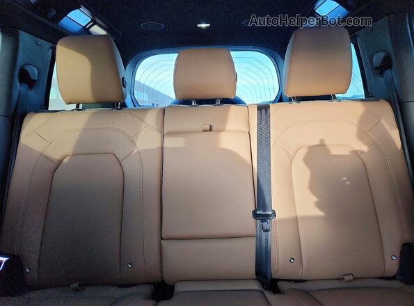 SALE27EU2S2400212 2025 LAND ROVER DEFENDER Белый Вид задних сидений